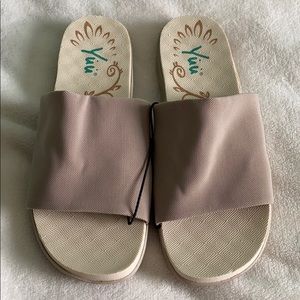 YUU Cassie Comfort Slide